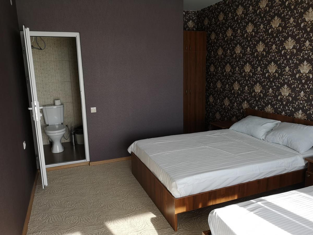 Alsar Hotel Alakhadze Bagian luar foto