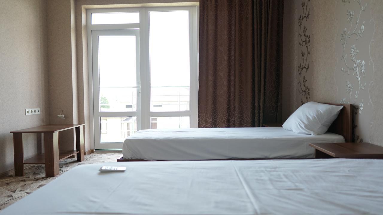 Alsar Hotel Alakhadze Bagian luar foto